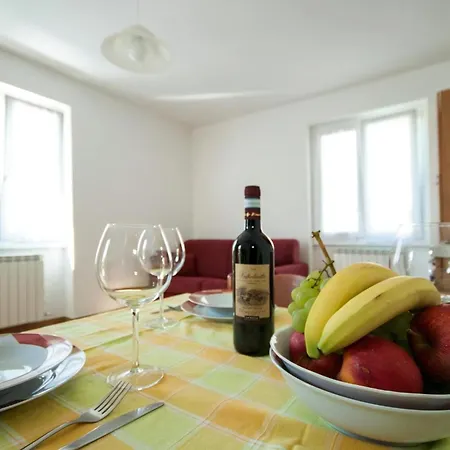 Appartement In Mit Garten